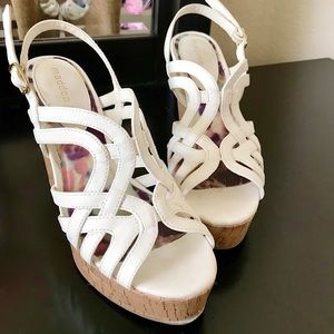 WHITE MADDEN GIRL WEDGES